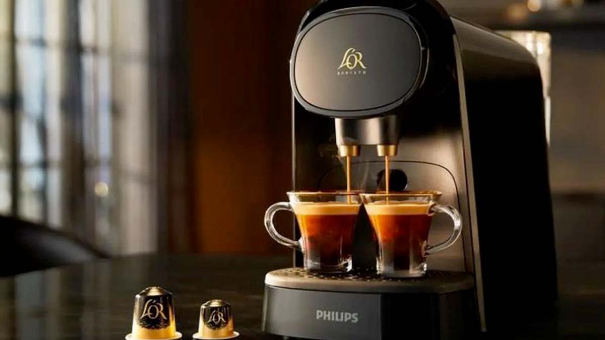 Machine à café L'OR Barista Philips servant deux expressos