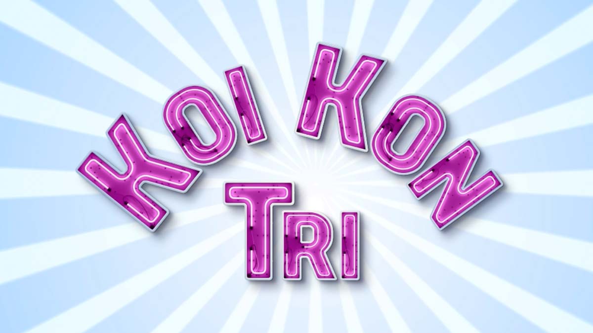 Titre "Koi Kon Tri" en lettres néon roses sur fond de rayons bleus